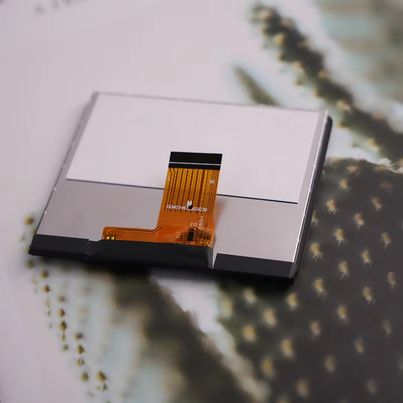 Ekran LCD z osłoną do konsoli  – Gaming Console R36S recenzja i cena
